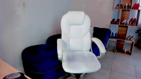 Miss Rhodes online show from 02.13.26