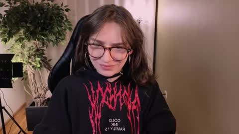 Snapshot of misss_mira chatting on 02.14.26 Mira online show from 02.14.26