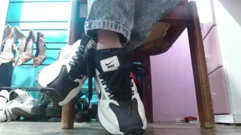 TELL ME MISS online show from 03.24.26