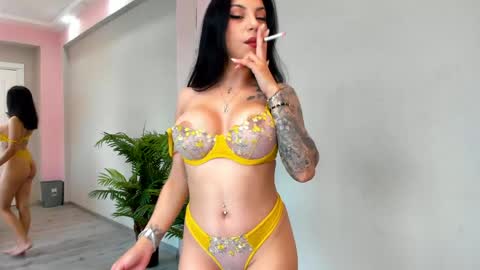 Sienna online show from 05.21.26