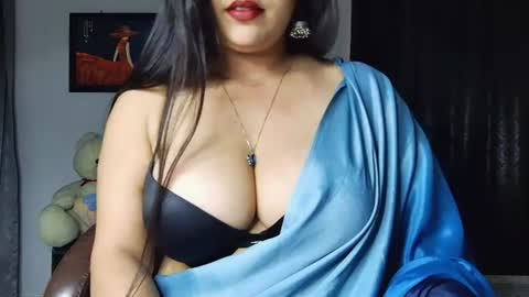 Snapshot of misssnasha chatting on 07.24.26 Nasha online show from 07.24.26