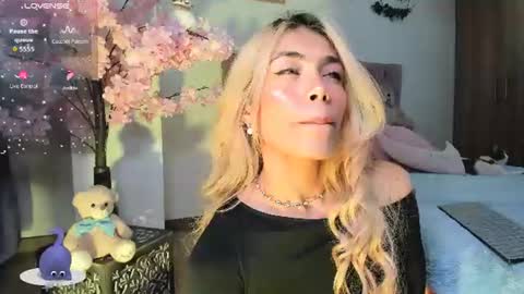 ... Independent model online show from 07.05.26