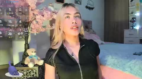 ... Independent model online show from 07.26.26