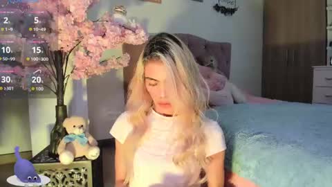 ... Independent model online show from 07.30.26