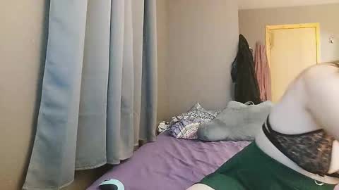 Snapshot of missteriousbelle chatting on 12.04.24 MissteriousBelle online show from 12.04.24