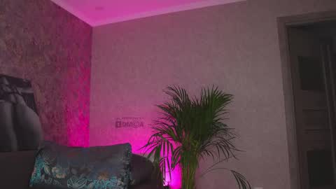 Snapshot of misstics_ chatting on 09.14.25 Eva online show from 09.14.25