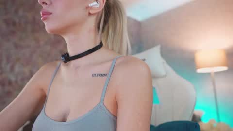 Snapshot of misstics_ chatting on 02.01.26 Eva online show from 02.01.26