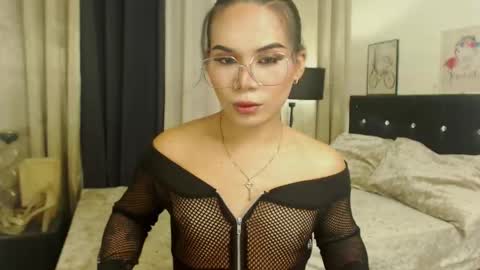 Snapshot of misstrishontop chatting on 12.03.24 misstrishontop online show from 12.03.24