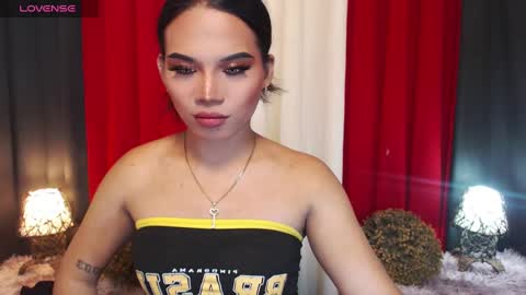 Snapshot of misstrishontop chatting on 12.10.24 misstrishontop online show from 12.10.24