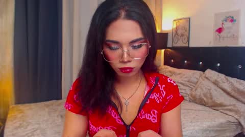 Snapshot of misstrishontop chatting on 01.08.25 misstrishontop online show from 01.08.25