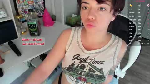 V Nessa online show from 06.30.26