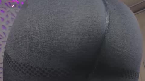 Snapshot of missy_taylor_ chatting on 10.05.25 Missy online show from 10.05.25