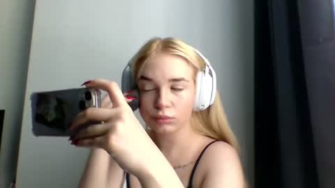 Snapshot of missyrattana chatting on 07.08.26 Lucy online show from 07.08.26