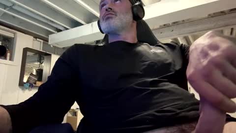 Snapshot of mister_bigg_dick chatting on 01.04.25 AJ online show from 01.04.25