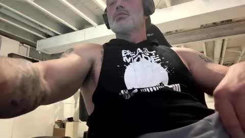 Snapshot of mister_bigg_dick chatting on 01.28.25 AJ online show from 01.28.25