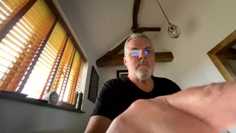 Snapshot of misterblivs chatting on 03.12.26 Misterblivs online show from 03.12.26