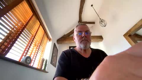 Snapshot of misterblivs chatting on 03.19.26 Misterblivs online show from 03.19.26