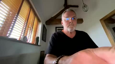 Snapshot of misterblivs chatting on 04.02.26 Misterblivs online show from 04.02.26