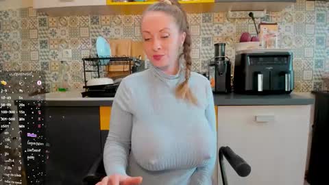 Snapshot of misteryland chatting on 02.12.26 Brina online show from 02.12.26