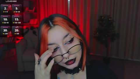 Snapshot of mistress__marcelline chatting on 06.10.26 Marcelline online show from 06.10.26