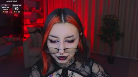Snapshot of mistress__marcelline chatting on 06.12.26 Marcelline online show from 06.12.26