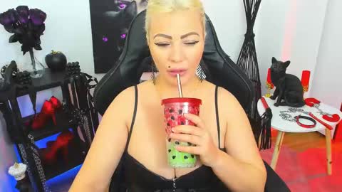 Miss CatSnow online show from 01.09.25