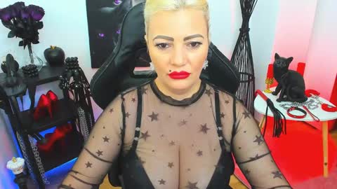 Miss CatSnow online show from 01.11.25
