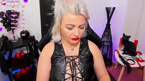 Miss CatSnow online show from 01.23.25