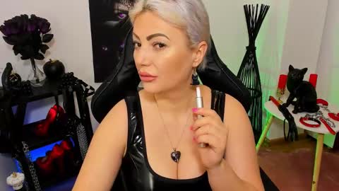 Miss CatSnow online show from 01.26.25