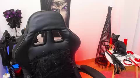 Miss CatSnow online show from 02.06.25