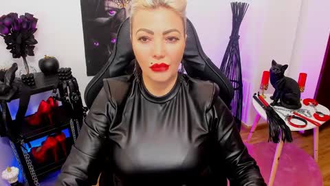 Miss CatSnow online show from 02.07.25