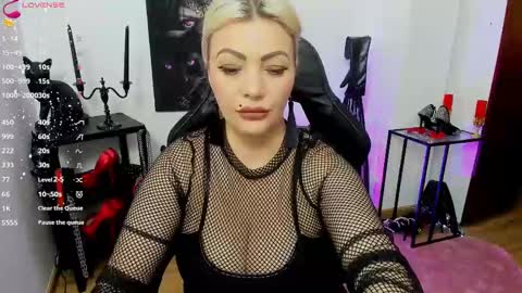 Miss CatSnow online show from 02.20.25