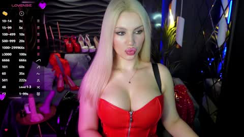 Snapshot of mistress_darsy chatting on 12.02.24 Darsy online show from 12.02.24