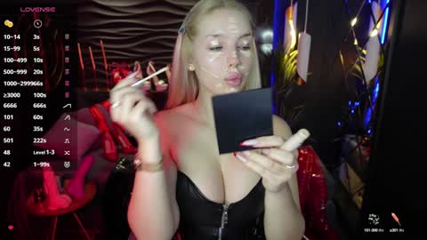 Snapshot of mistress_darsy chatting on 12.04.24 Darsy online show from 12.04.24