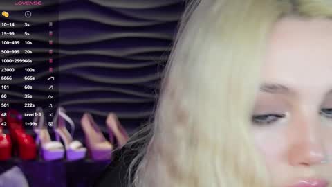 Snapshot of mistress_darsy chatting on 12.14.24 Darsy online show from 12.14.24