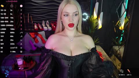 Snapshot of mistress_darsy chatting on 01.19.25 Darsy online show from 01.19.25