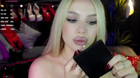 Snapshot of mistress_darsy chatting on 01.30.25 Darsy online show from 01.30.25