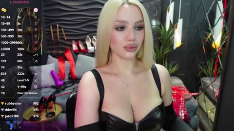 Snapshot of mistress_darsy chatting on 02.06.25 Darsy online show from 02.06.25
