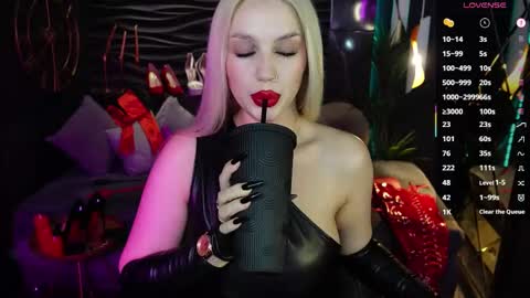 Snapshot of mistress_darsy chatting on 02.26.25 Darsy online show from 02.26.25