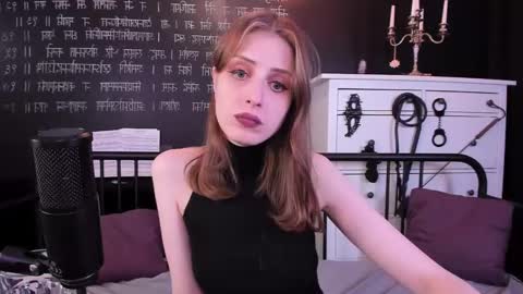 Snapshot of mistress_marlene chatting on 12.21.24 Mistress Marlene online show from 12.21.24