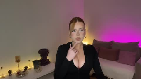 Snapshot of mistress_of_hearts chatting on 04.06.26 Mia online show from 04.06.26