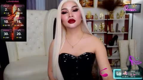 Snapshot of mistressathenna chatting on 07.30.26 mistressathenna online show from 07.30.26