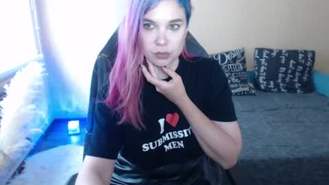 Snapshot of mistressbailey_x chatting on 06.26.26 Miss Bailey online show from 06.26.26