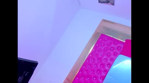 Snapshot of mistressbbc1 chatting on 02.06.26 NAHOMY online show from 02.06.26