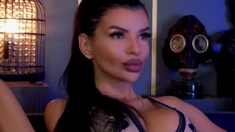 Snapshot of mistresselenia chatting on 10.07.25 Elenia online show from 10.07.25