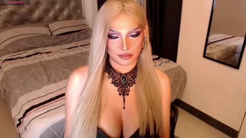 Snapshot of mistressemeraldxx chatting on 02.24.25 Ms Ems online show from 02.24.25