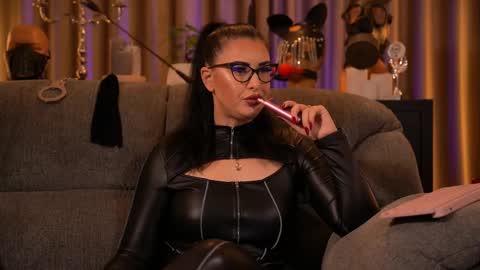 Mistress Kelly online show from 10.04.25
