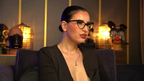 Snapshot of mistresskellykent chatting on 02.28.26 Mistress Kelly online show from 02.28.26