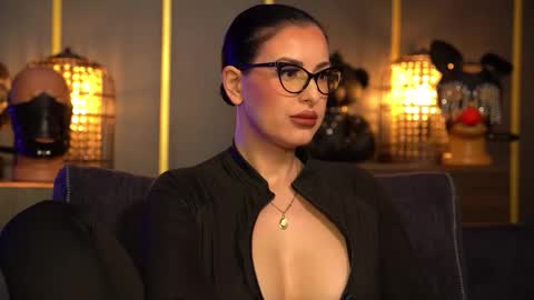 Snapshot of mistresskellykent chatting on 03.02.26 Mistress Kelly online show from 03.02.26