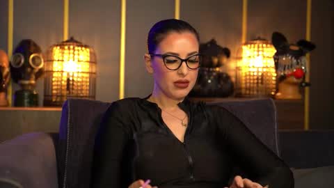 Snapshot of mistresskellykent chatting on 03.02.26 Mistress Kelly online show from 03.02.26